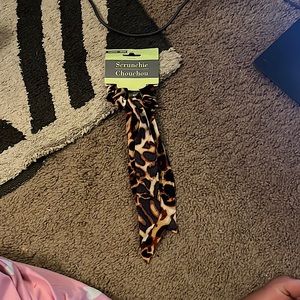 Very stretchy doesn’t leave dents in your hair